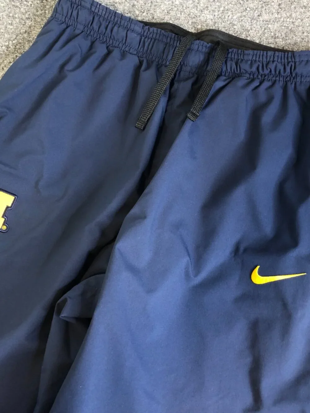 Nike Michigan Wolverine Pants Mens MEdium Blue Windbreaker StormFIT Rain Snap